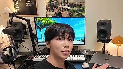 IRE公开搬入新工作室后的房间……从Mac、Shure等音乐设备到庞大的衣橱