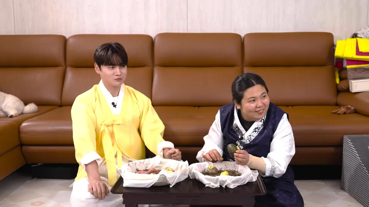 Park Seo-jin and Park Hyo-jeong Siblings Make Chuseok Songpyeon: A Feast of Unique Ingredients from Cheese to Chili Powder