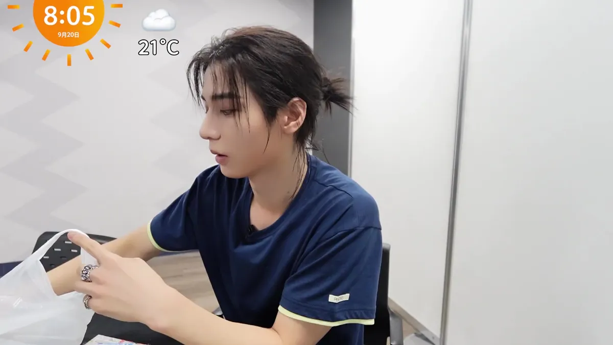 BOYNEXTDOOR's Leehan Shares Healthy Convenience Store Finds During Japan Tour: 'My Goal This Year…