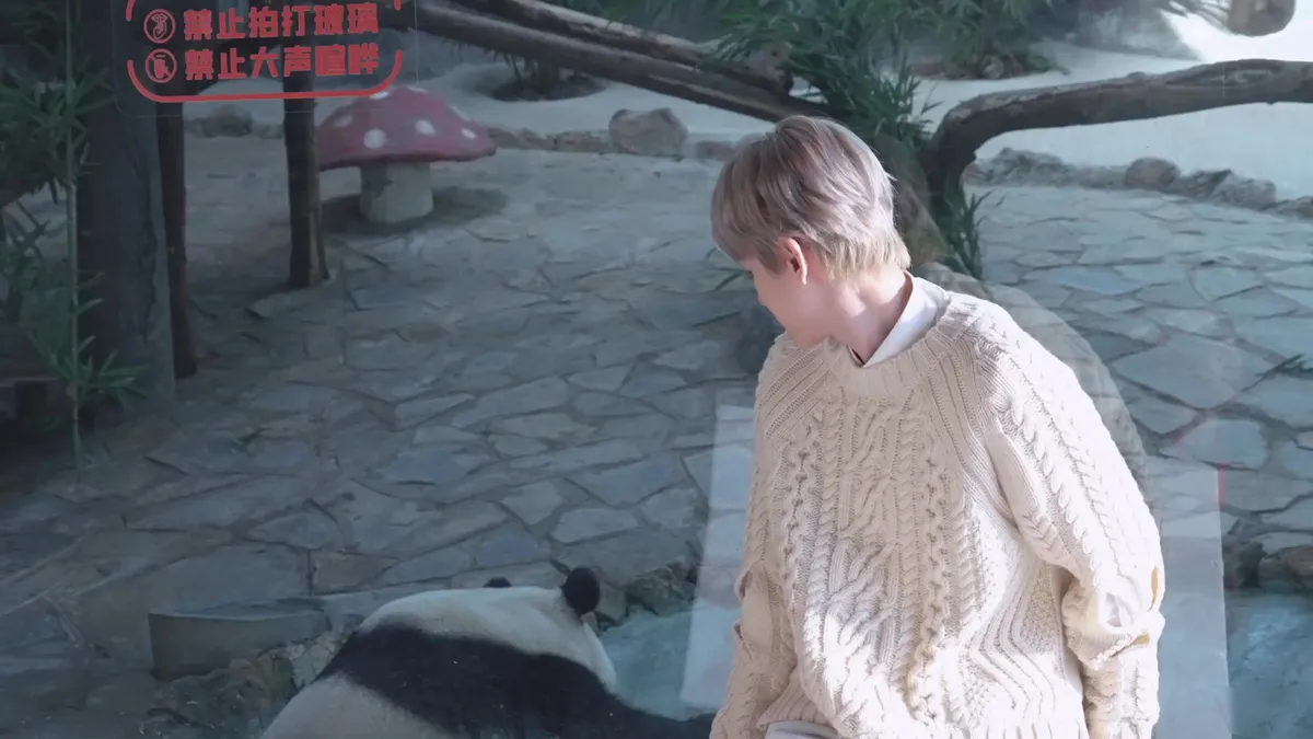 Baekhyun shares 'Stay' & 'Somewhere else' photoshoot behind-the-scenes via Chongqing filming video