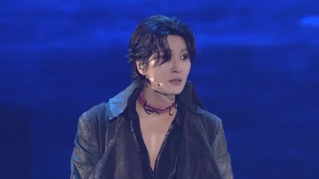 Park Eun-tae performs 'Scar' from the musical Frankenstein in EMK ENTERTAINMENT official live clip