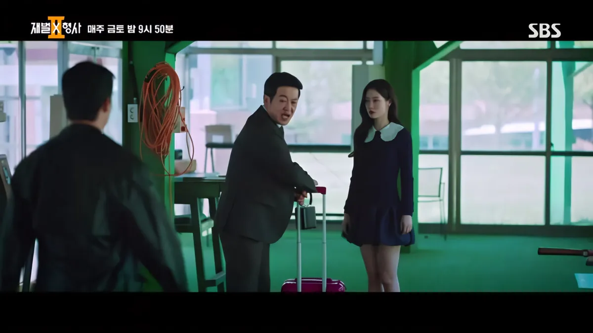 『財閥X刑事2』先行公開映像、ホ・ソンテとチョン・チェヨンが緊迫の対峙