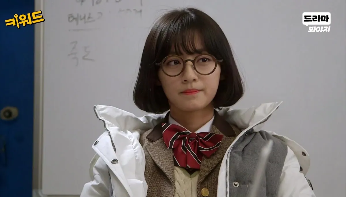 🚨The Reality of a Lesbian High School Girl🚨 Jin Ji-hee delivers a refreshing retort to a senior…
