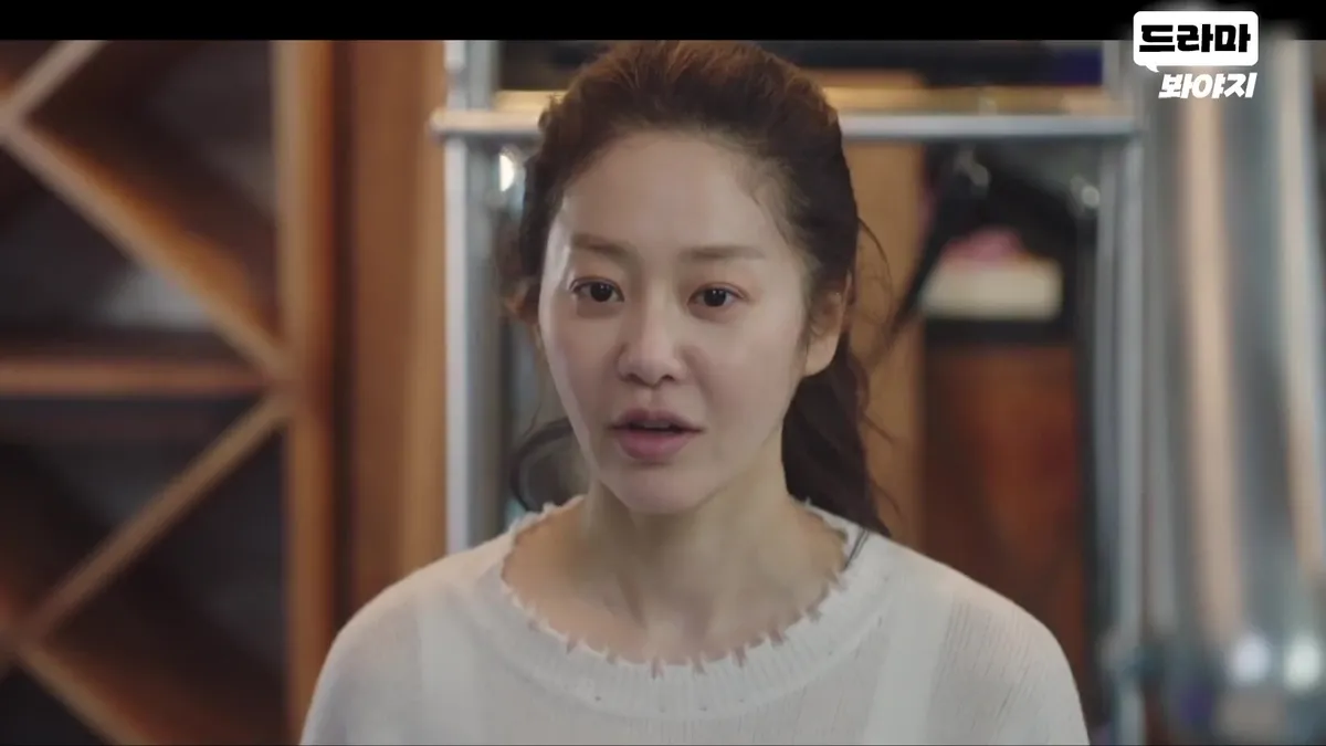 "If you touch my child, I'll kill you"... Go Hyun-jung's intense confrontation in drama 'A Person Like You'